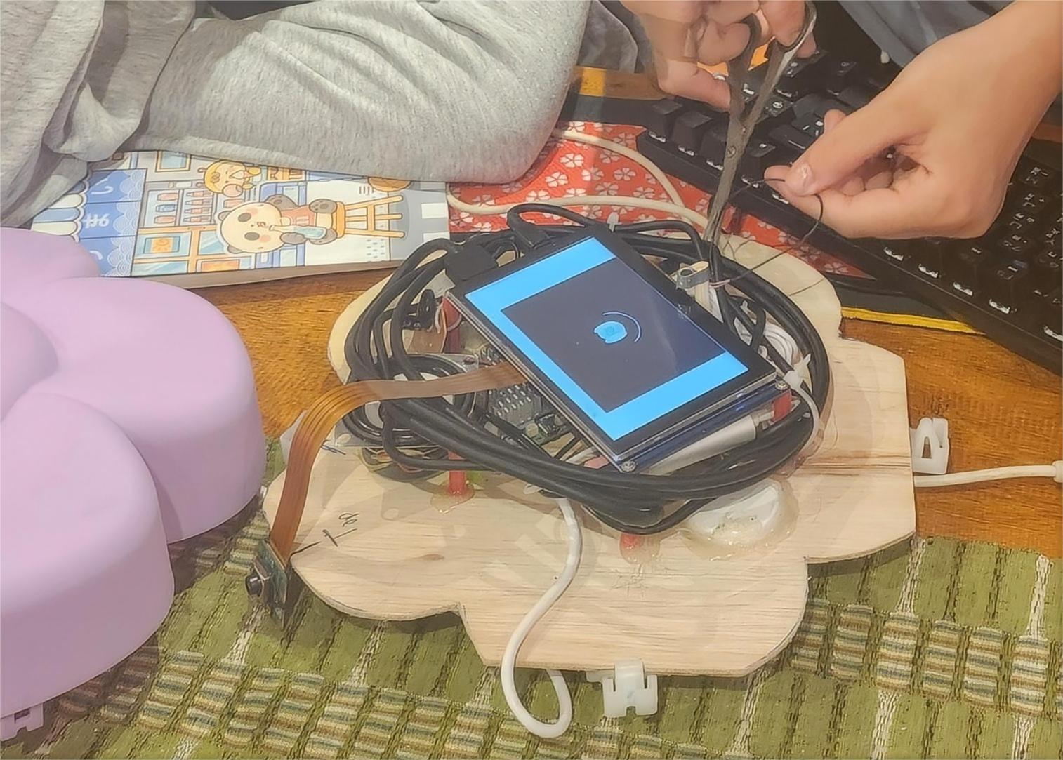 Liliane Xiaoxu Lang AI prototype REME Smart Home Device in the Make 